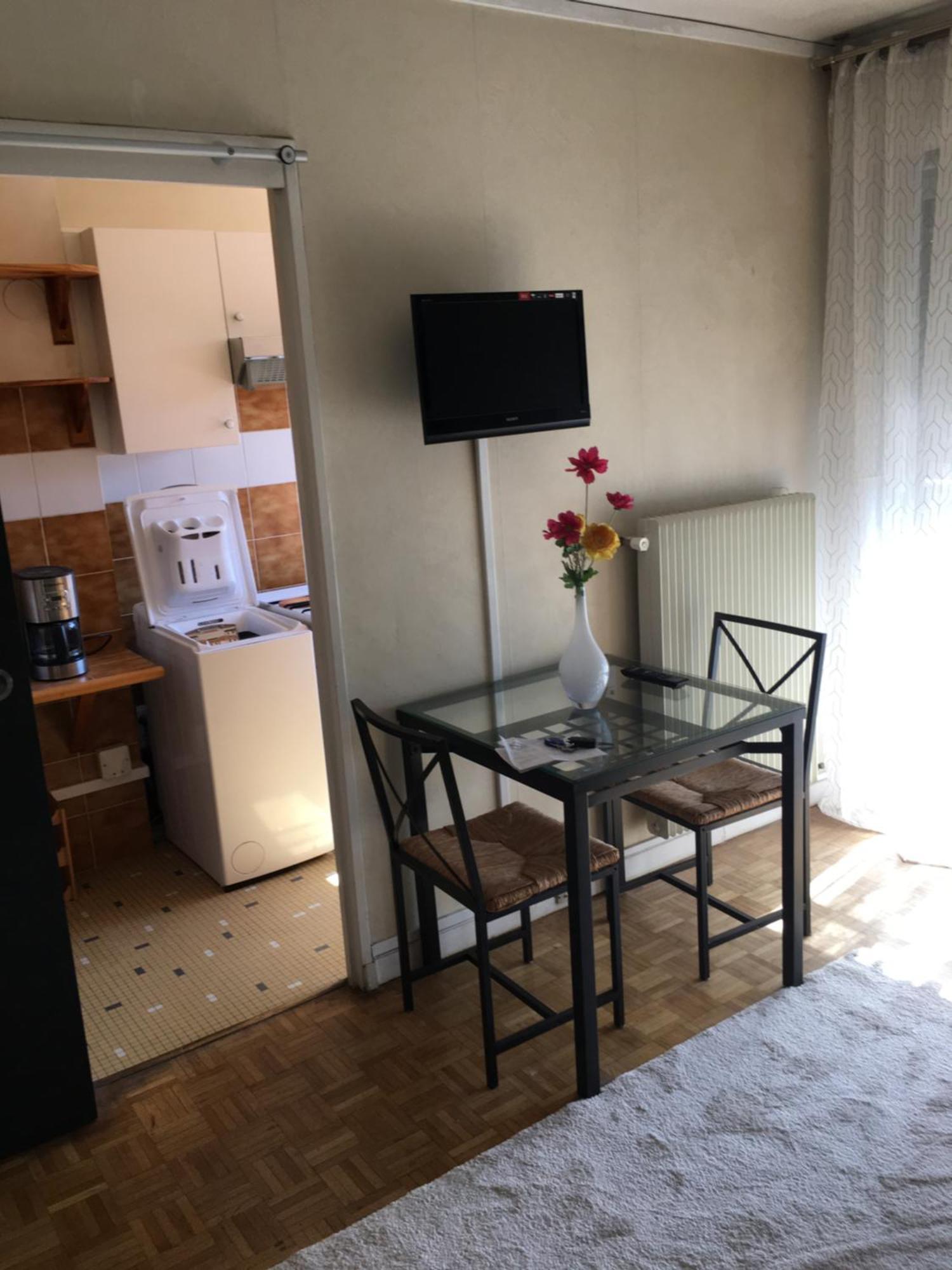 Studio Meuble Apartment Charenton-le-Pont Bagian luar foto